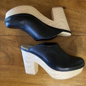Chinese Laundry Black Leather Platform Clogs with Natural Wood Accents Size 7.5